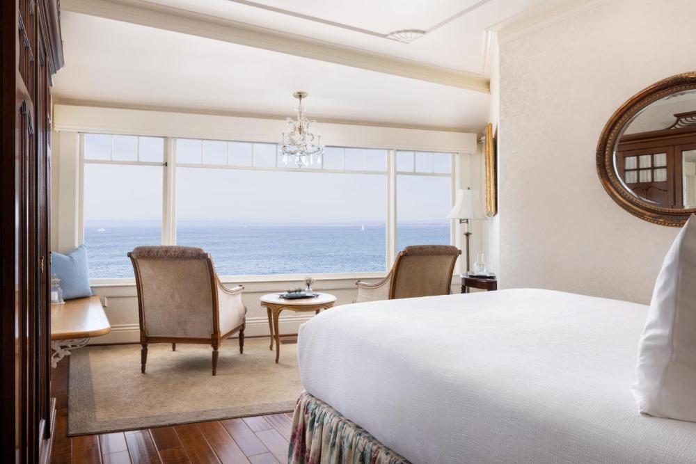 Superior Queen Room interior
